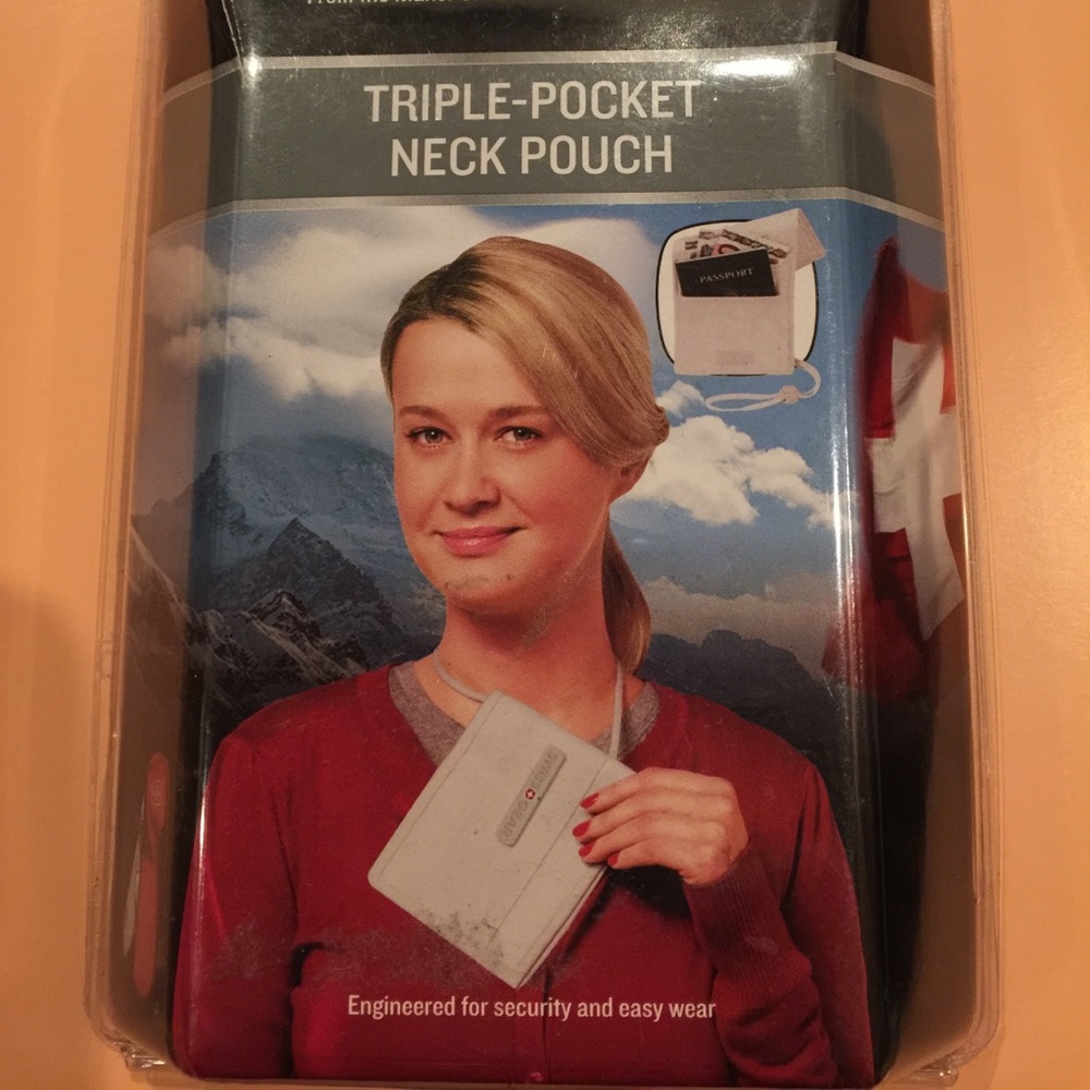 Swiss Gear Triple pocket neck pouch for travel